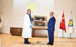 Harran Üniversitesinin Başarılı Akademisyenleri Ödüllendirildi