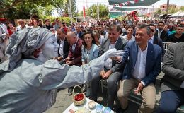 CHP Genel Başkanı Özgür Özel, Bornova Kiraz Festivali’nde konuştu: “İzmir ikinci memleketim”