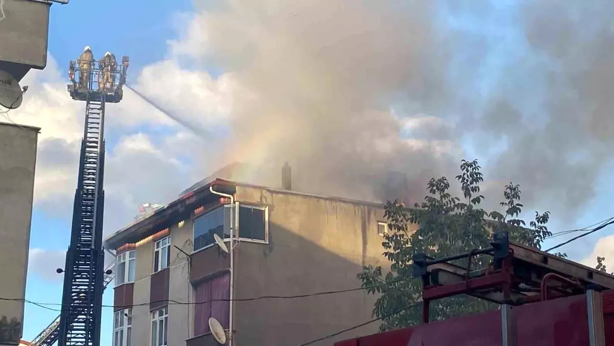 Ümraniye’de Yangın: Çatı Tadilatında Patlama